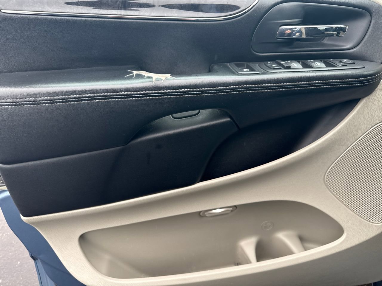 Used 2012 Chrysler Town & Country Touring w/ Entertainment Group #1 image 17