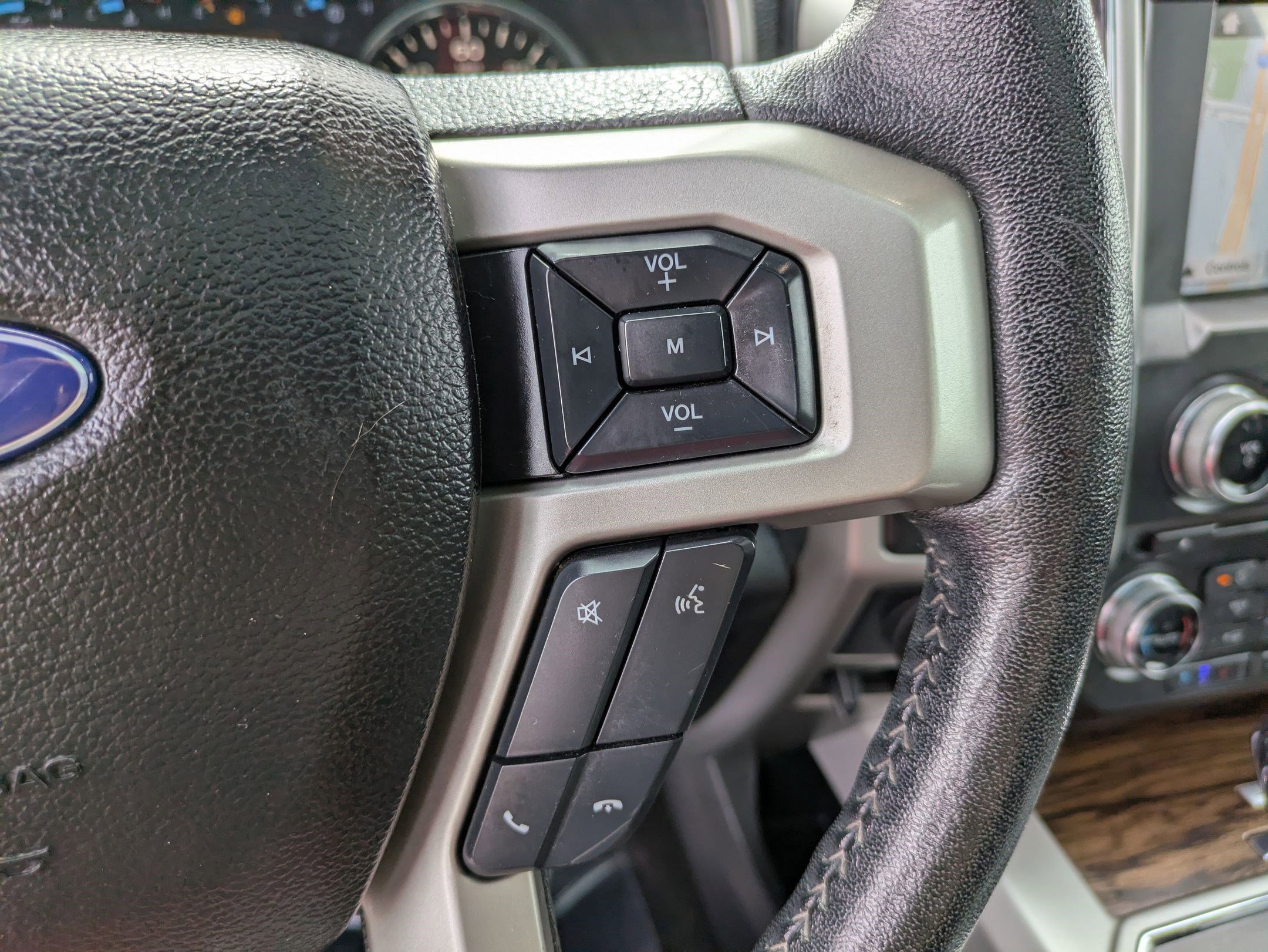 Used 2018 Ford F150 Lariat w/ Equipment Group 502A Luxury image 19