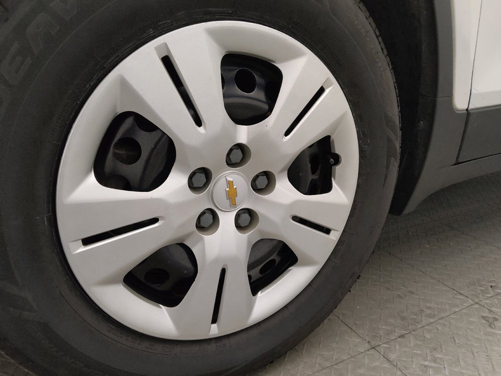 Used 2018 Chevrolet Trax LS FWD image 31