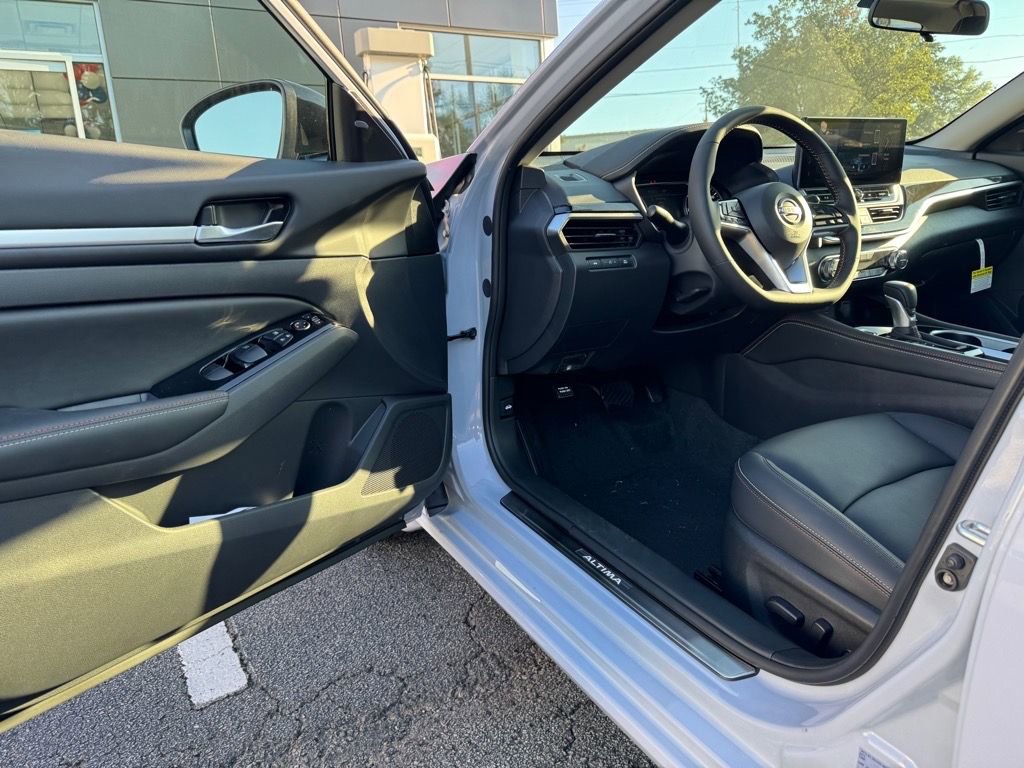 New 2025 Nissan Altima 2.5 SR w/ SR Premium Package image 13