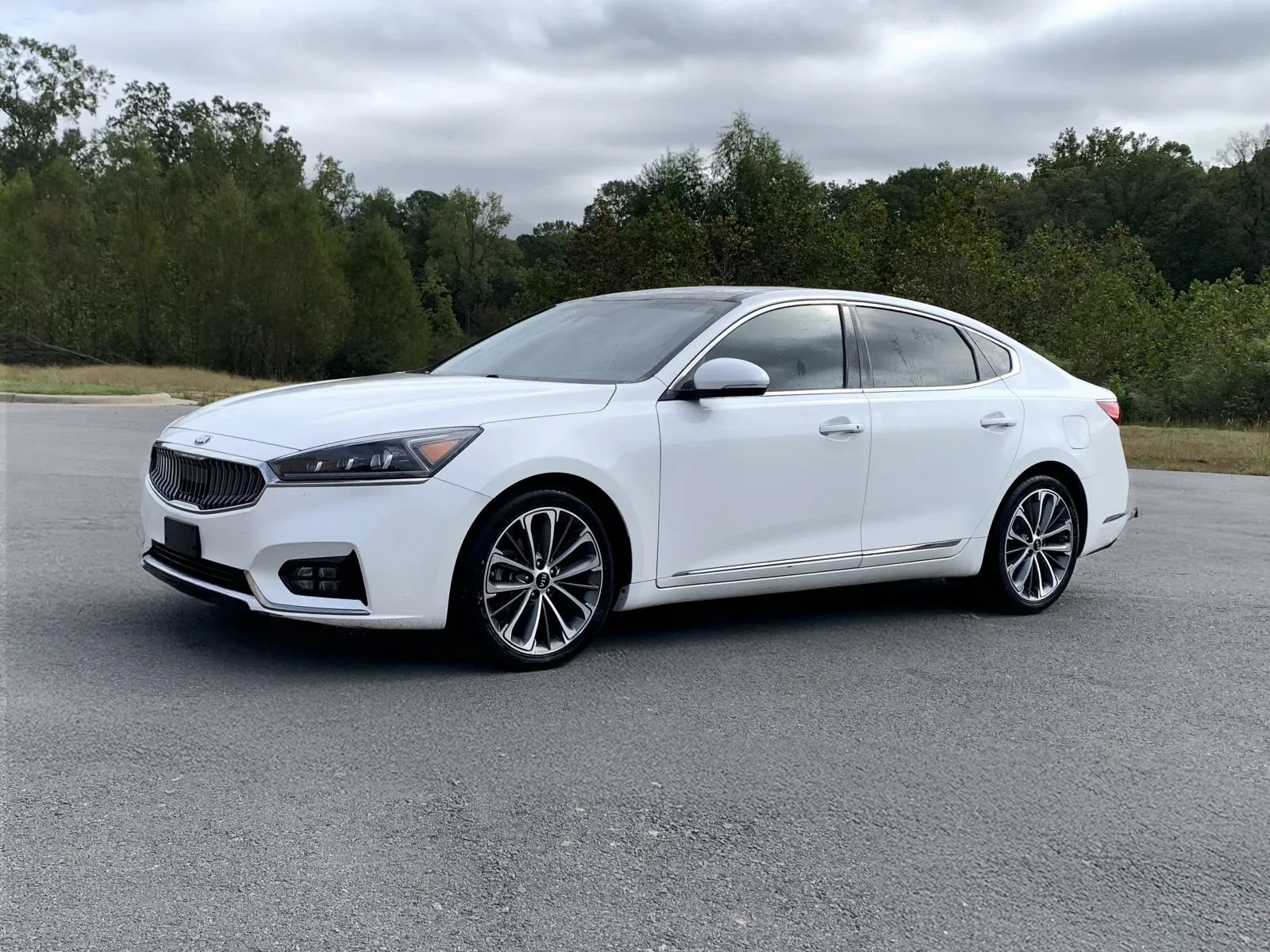 Used 2019 Kia Cadenza Technology FWD image 3