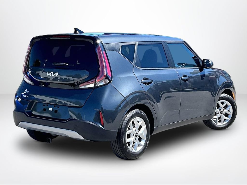 Used 2023 Kia Soul LX w/ Option Group 015 FWD image 3