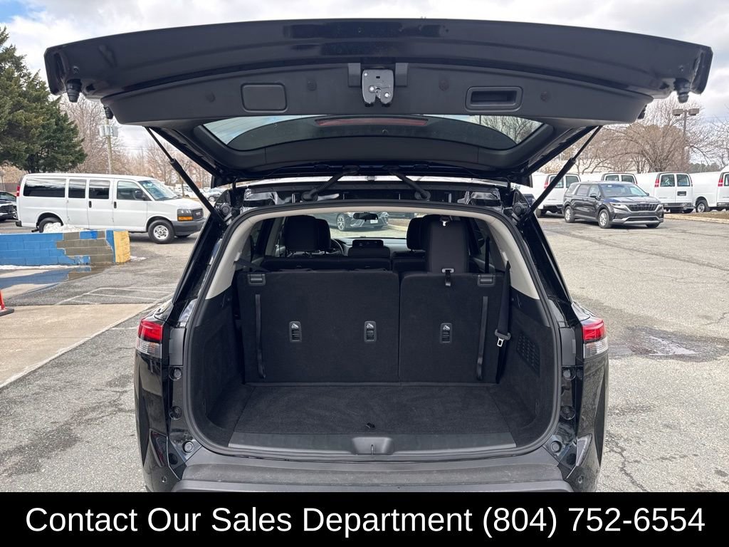 Used 2025 Nissan Pathfinder S image 12