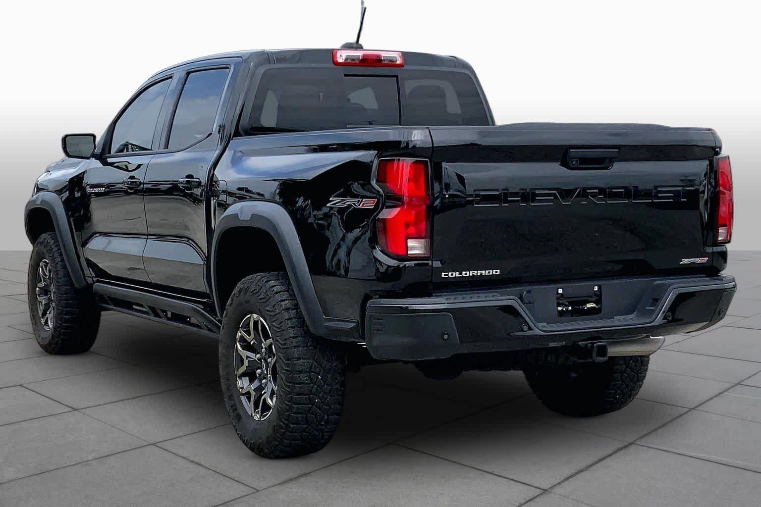Used 2024 Chevrolet Colorado ZR2 w/ Safety Package AWD/4WD image 12