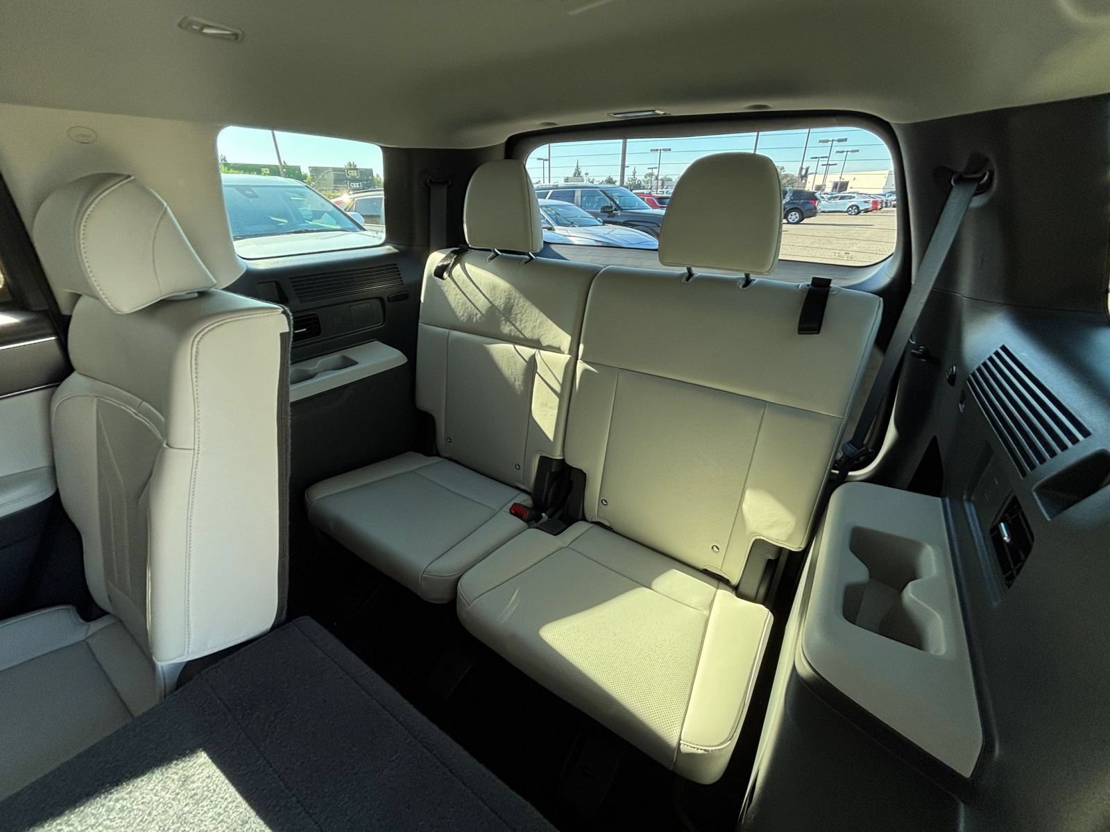 Used 2025 Hyundai Santa Fe SEL FWD image 31