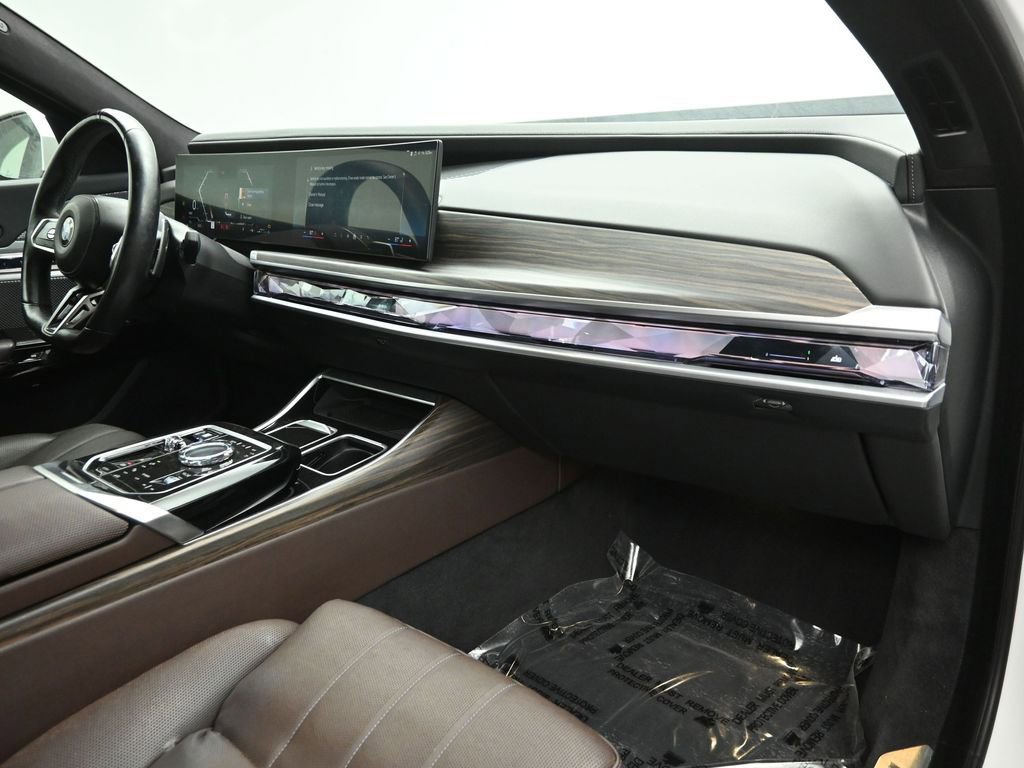 Used 2023 BMW 760i xDrive w/ Luxury Rear Seating Package image 30