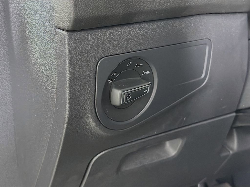 Used 2022 Volkswagen Tiguan SEL R-Line image 12