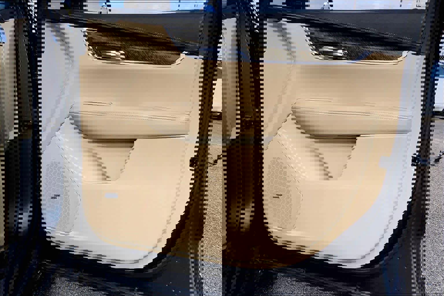 Used 2018 Cadillac XT5 FWD image 21