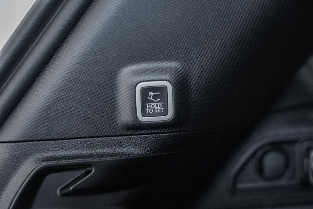 New 2025 Jeep Grand Cherokee Altitude image 10