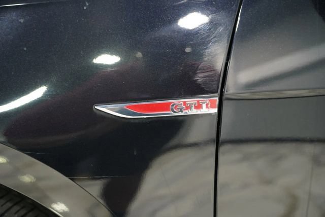 Used 2018 Volkswagen GTI Autobahn FWD image 5