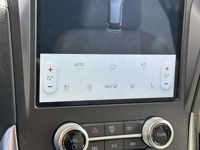 Used 2024 Ford Edge Titanium w/ Equipment Group 301A AWD/4WD image 19