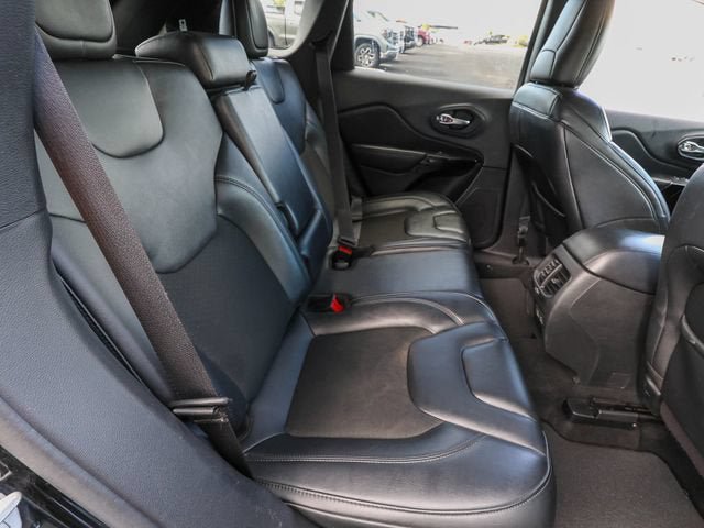 Used 2021 Jeep Cherokee Latitude Plus AWD/4WD image 34