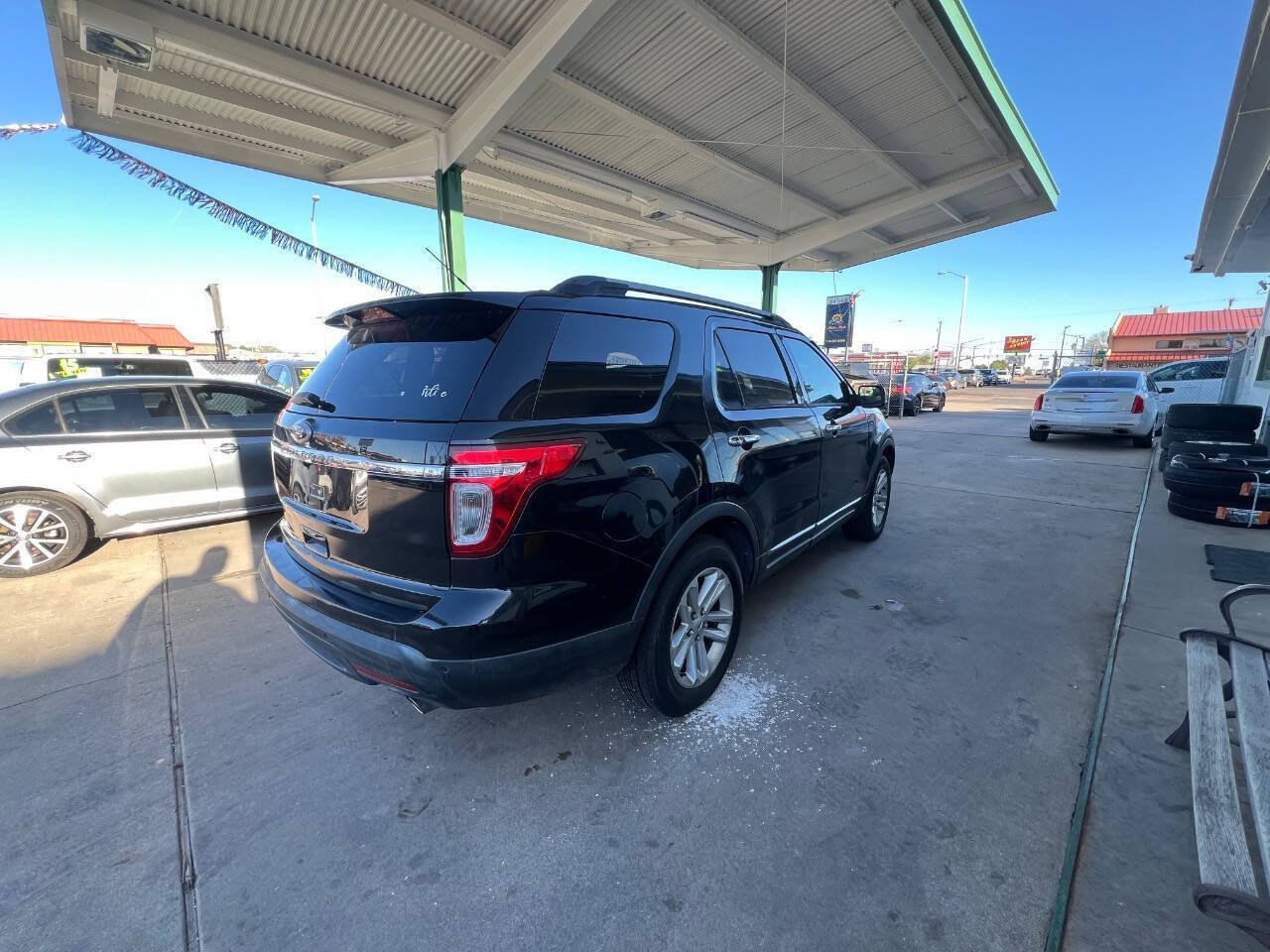 Used 2014 Ford Explorer XLT w/ Equipment Group 202A FWD image 6