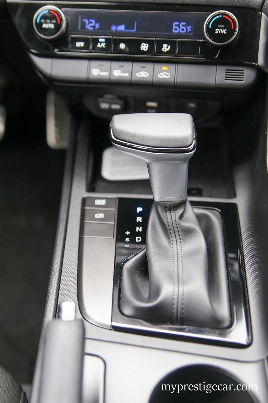 Used 2026 Hyundai Elantra Sport FWD image 33