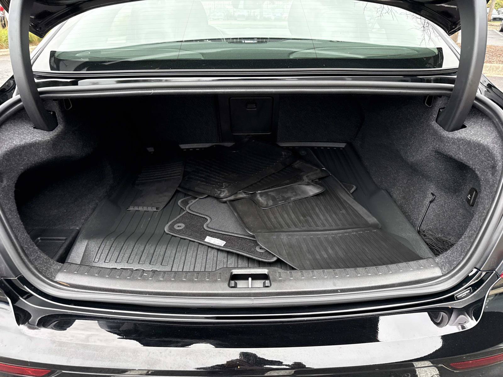 Used 2019 Volvo S60 T5 Momentum w/ Premium Package FWD image 10