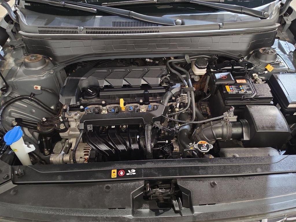 Used 2024 Hyundai Venue SEL FWD image 18