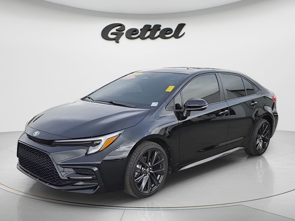 Used 2025 Toyota Corolla SE image 1