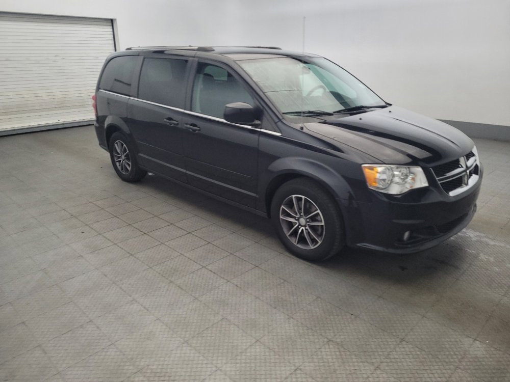 Used 2017 Dodge Grand Caravan SXT image 11