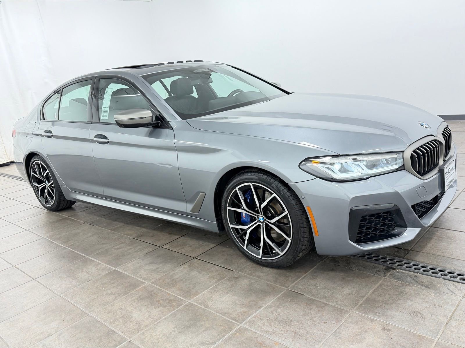 Used 2023 BMW M550i xDrive AWD/4WD image 6