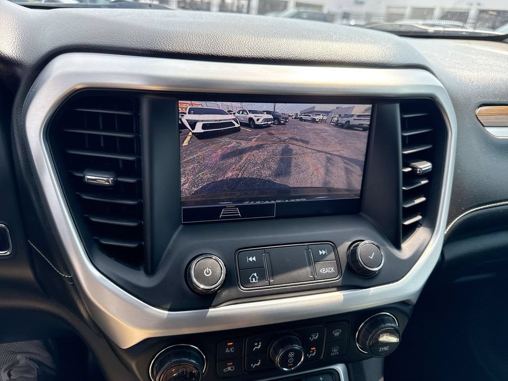 Used 2021 GMC Acadia SLE FWD image 16