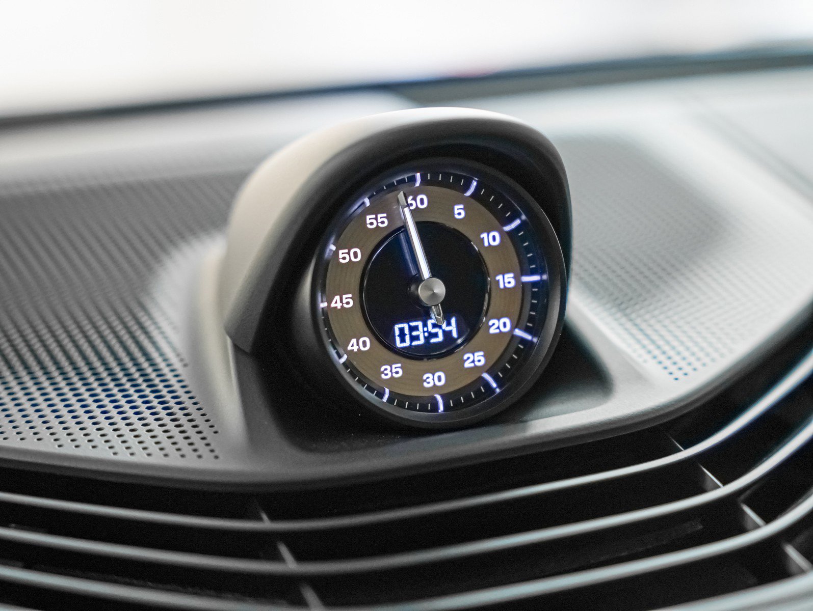 Certified 2025 Porsche Taycan 4S w/ Premium Package image 23