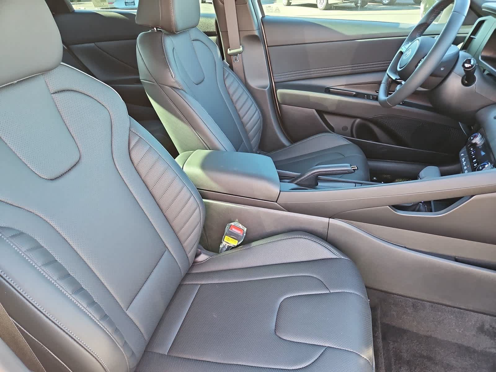 New 2026 Hyundai Elantra SEL Sport FWD image 18