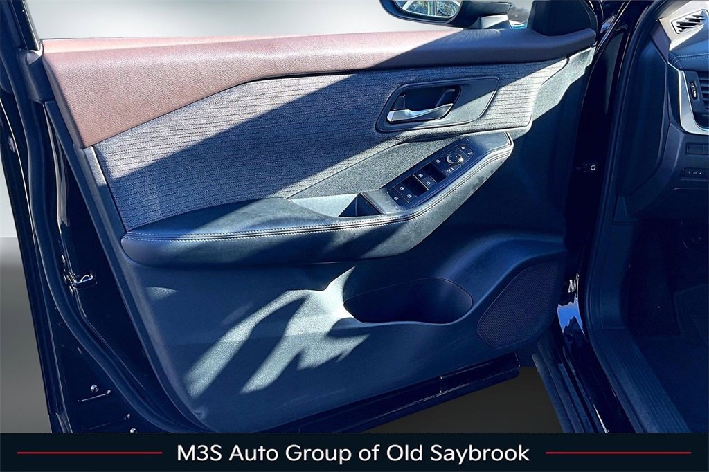 Used 2023 Nissan Rogue SV image 20