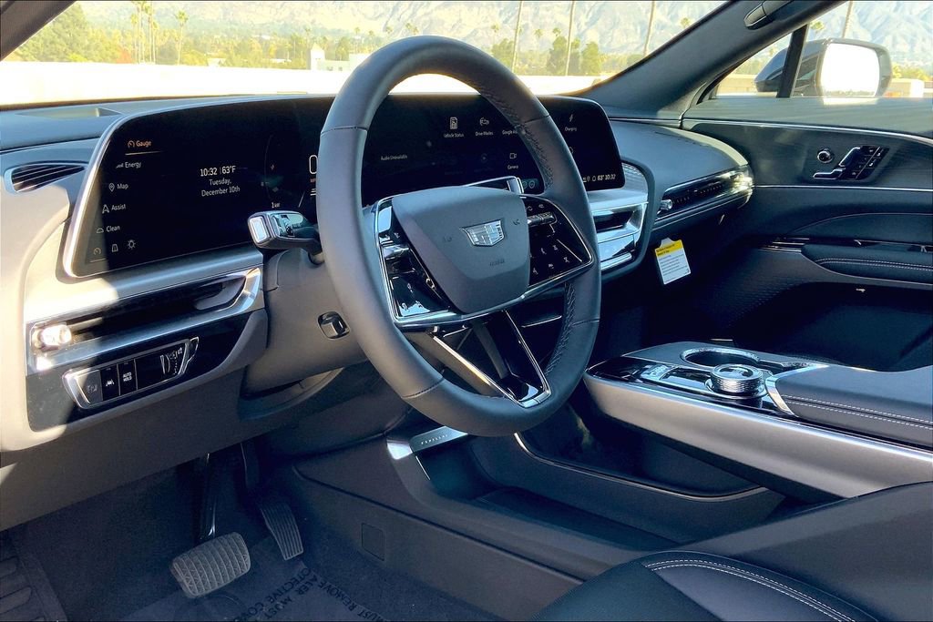 New 2025 Cadillac Lyriq Luxury image 9