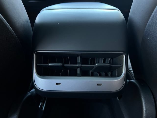 Used 2023 Tesla Model Y Long Range AWD/4WD image 44