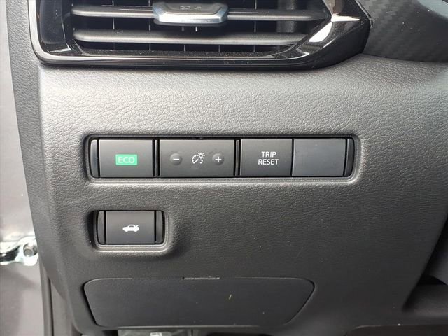 Certified 2025 Nissan Sentra SV image 19
