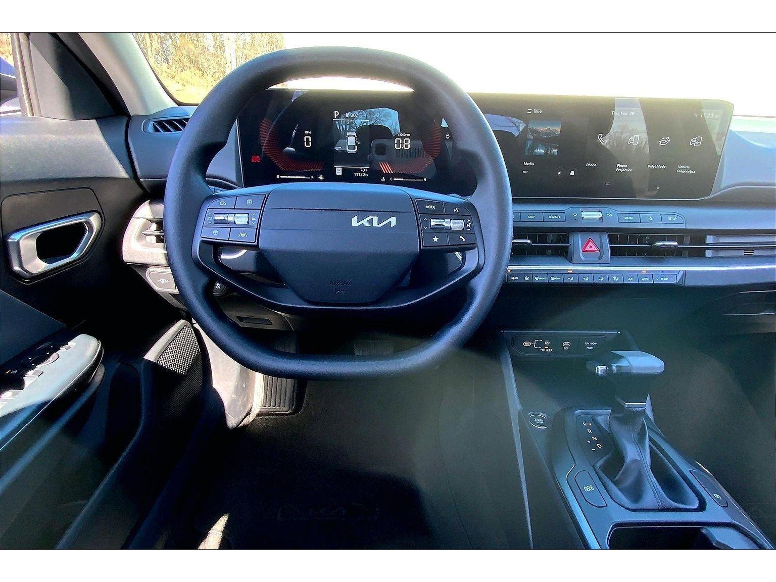 Used 2025 Kia K4 LX image 5