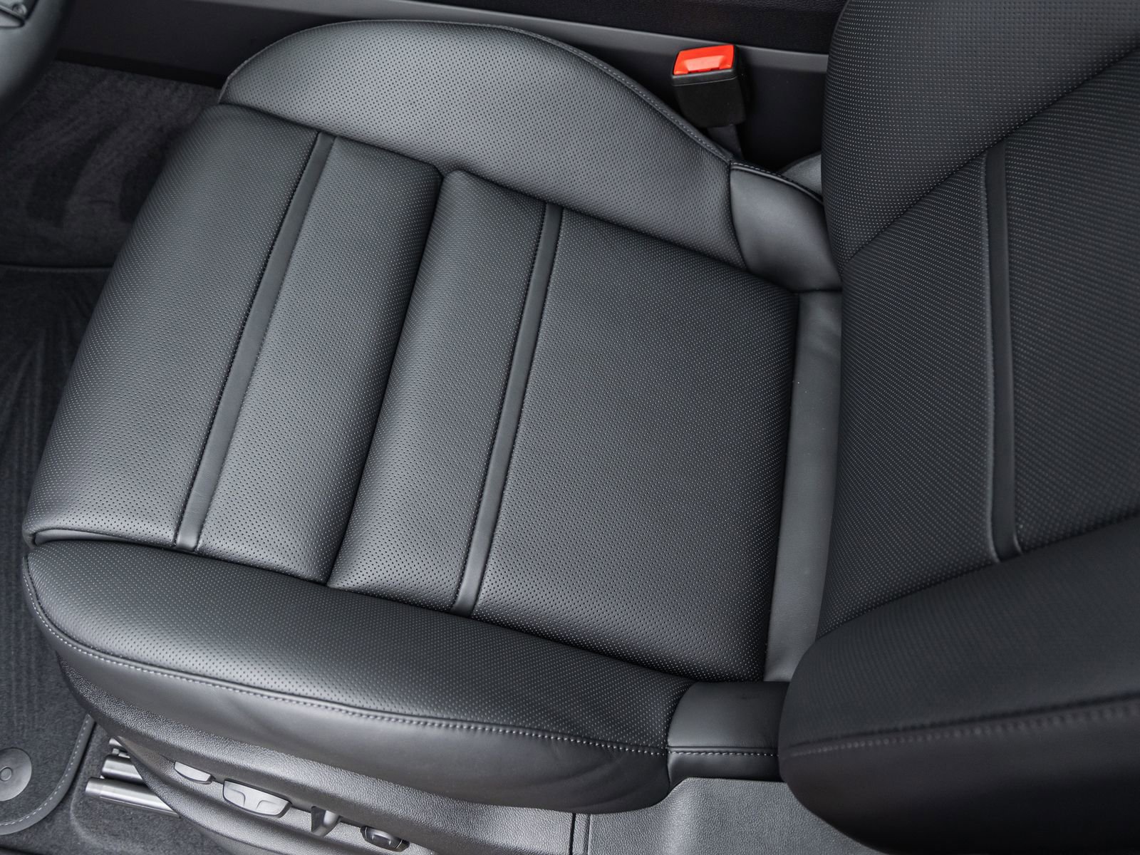 New 2026 Porsche Cayenne Coupe image 27