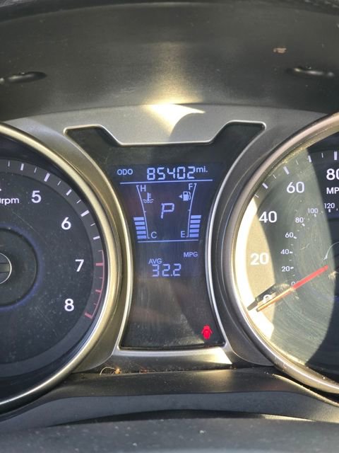 Used 2013 Hyundai Veloster w/ Style Pkg image 10