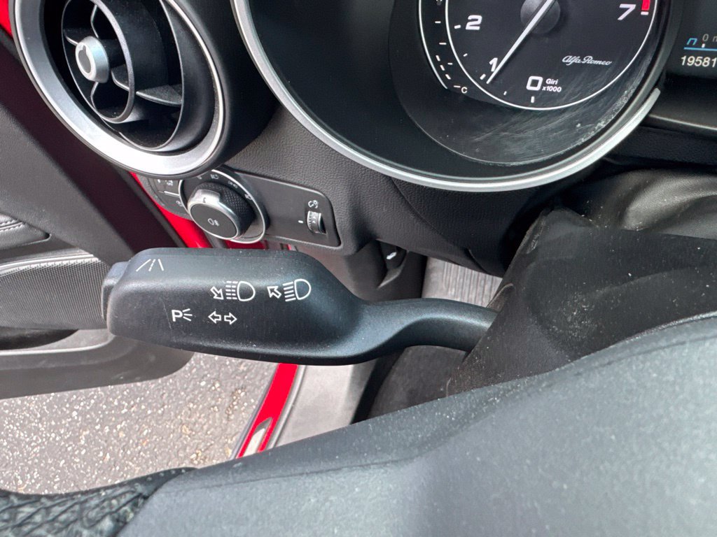 Used 2023 Alfa Romeo Stelvio Ti AWD/4WD image 38