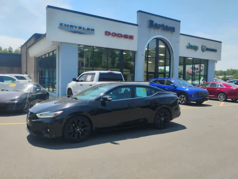 Used 2021 Nissan Maxima SR w/ Sport Mat Group FWD image 1
