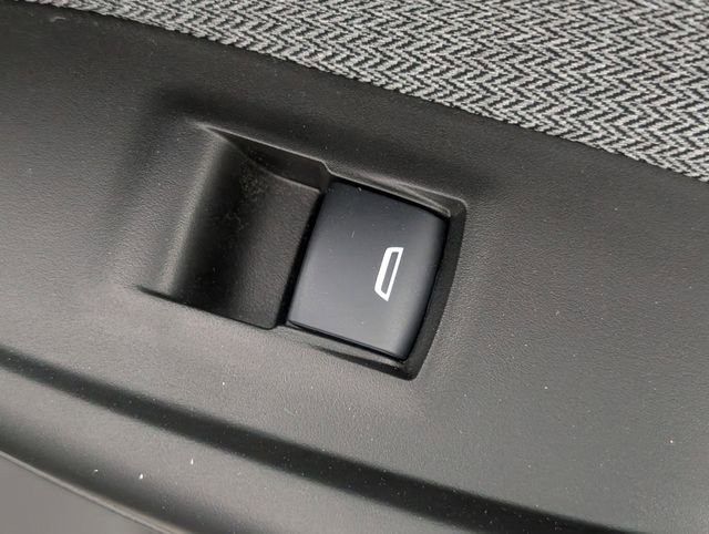 Certified 2023 Chevrolet TrailBlazer LT w/ Convenience Package AWD/4WD image 33