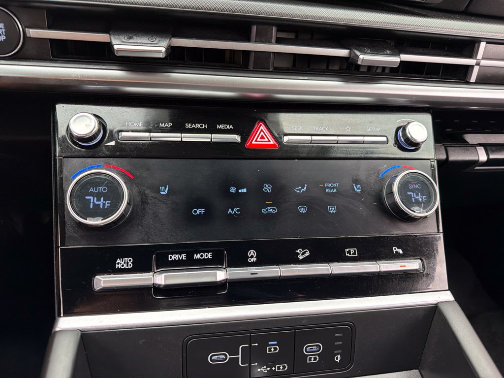 Certified 2025 Hyundai Santa Fe SEL FWD image 17
