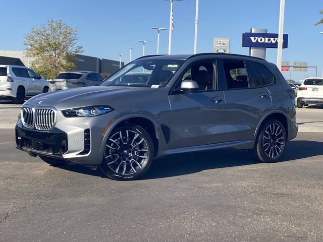 Used 2026 BMW X5 sDrive40i w/ M Sport Package RWD image 2