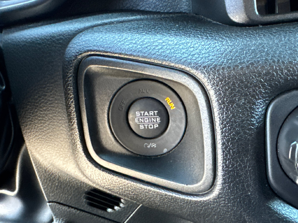 Certified 2024 Jeep Wrangler Unlimited w/ Convenience Group AWD/4WD image 31
