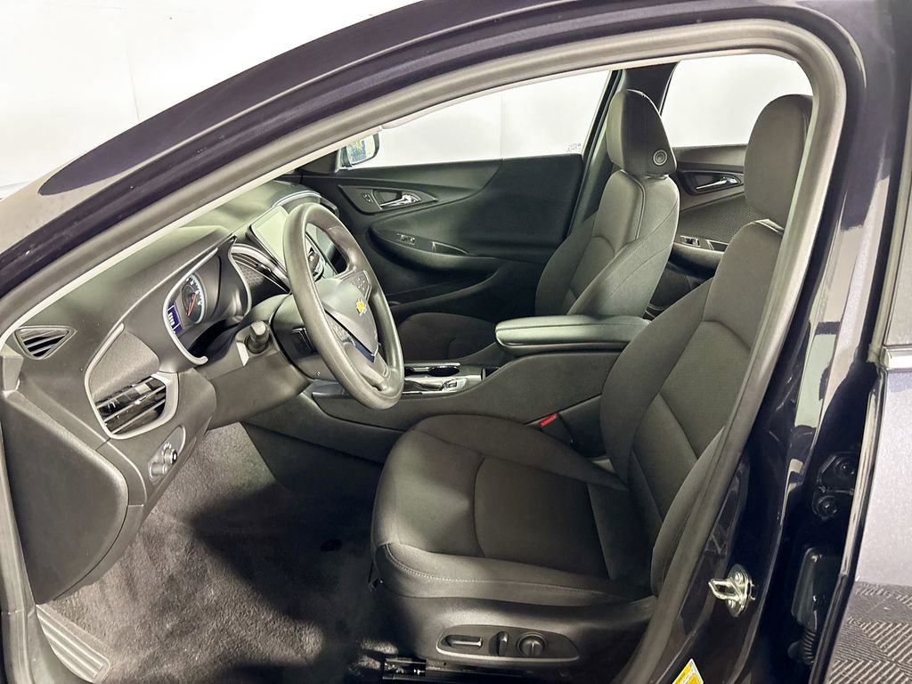 Used 2023 Chevrolet Malibu LT FWD image 11