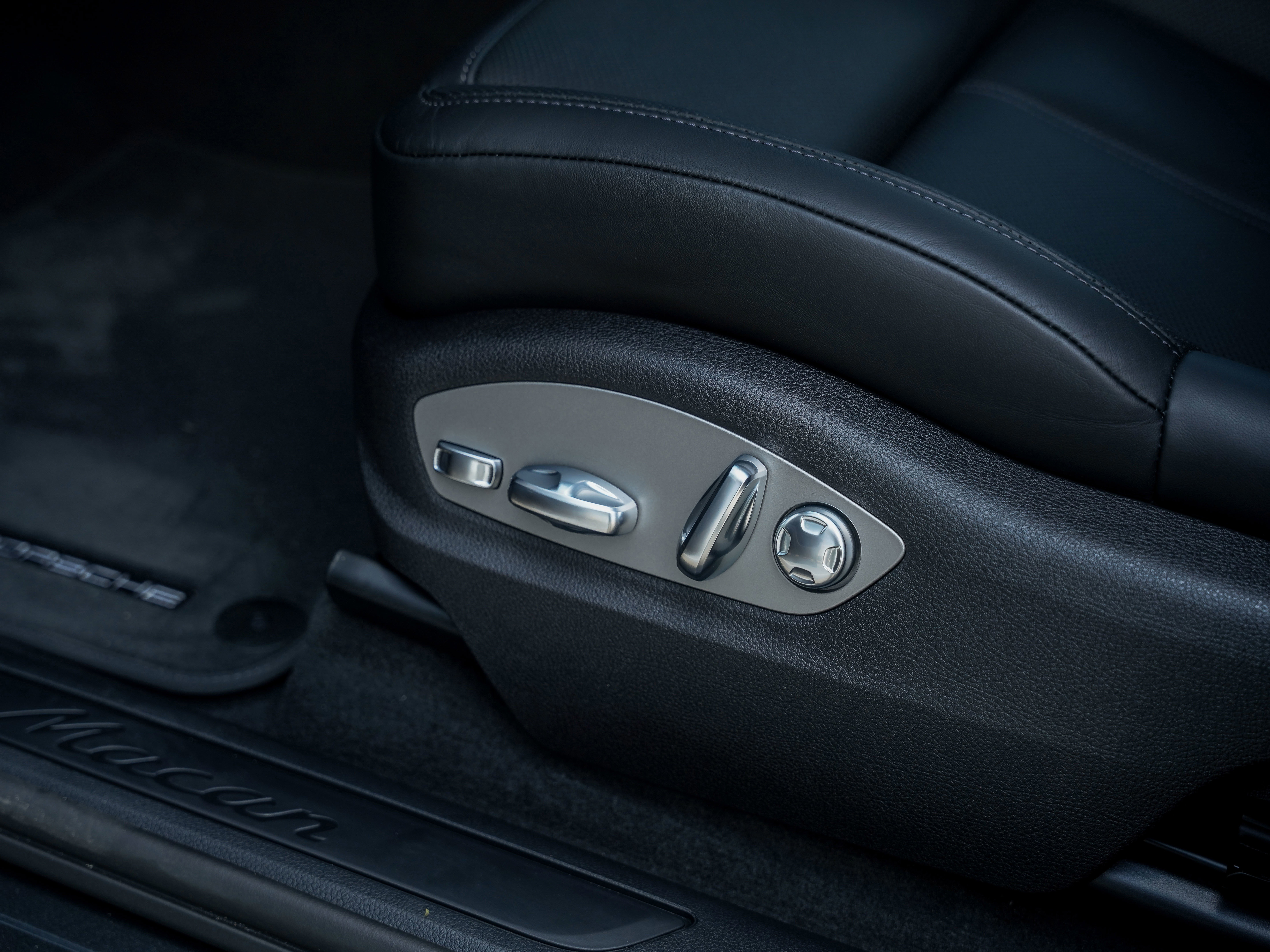 New 2026 Porsche Macan image 17