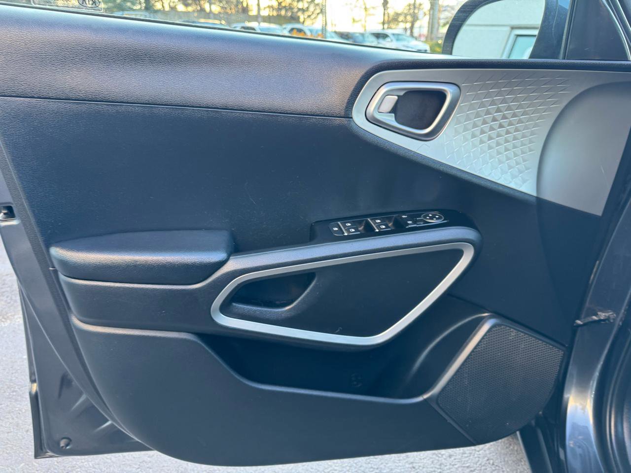 Used 2021 Kia Soul LX image 13