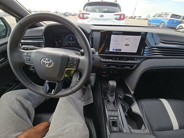 Used 2026 Toyota Camry SE FWD image 9