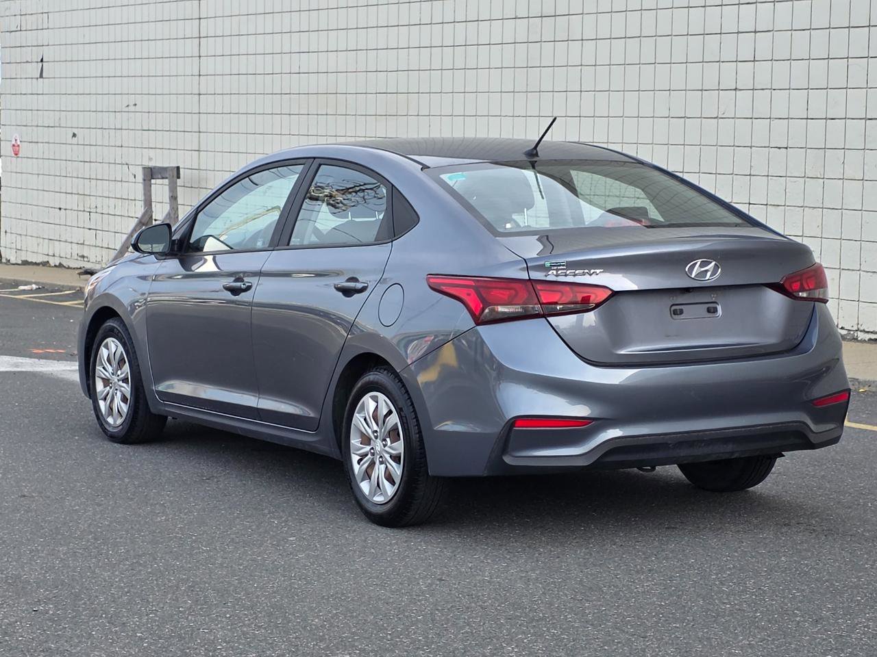 Used 2018 Hyundai Accent SE image 5