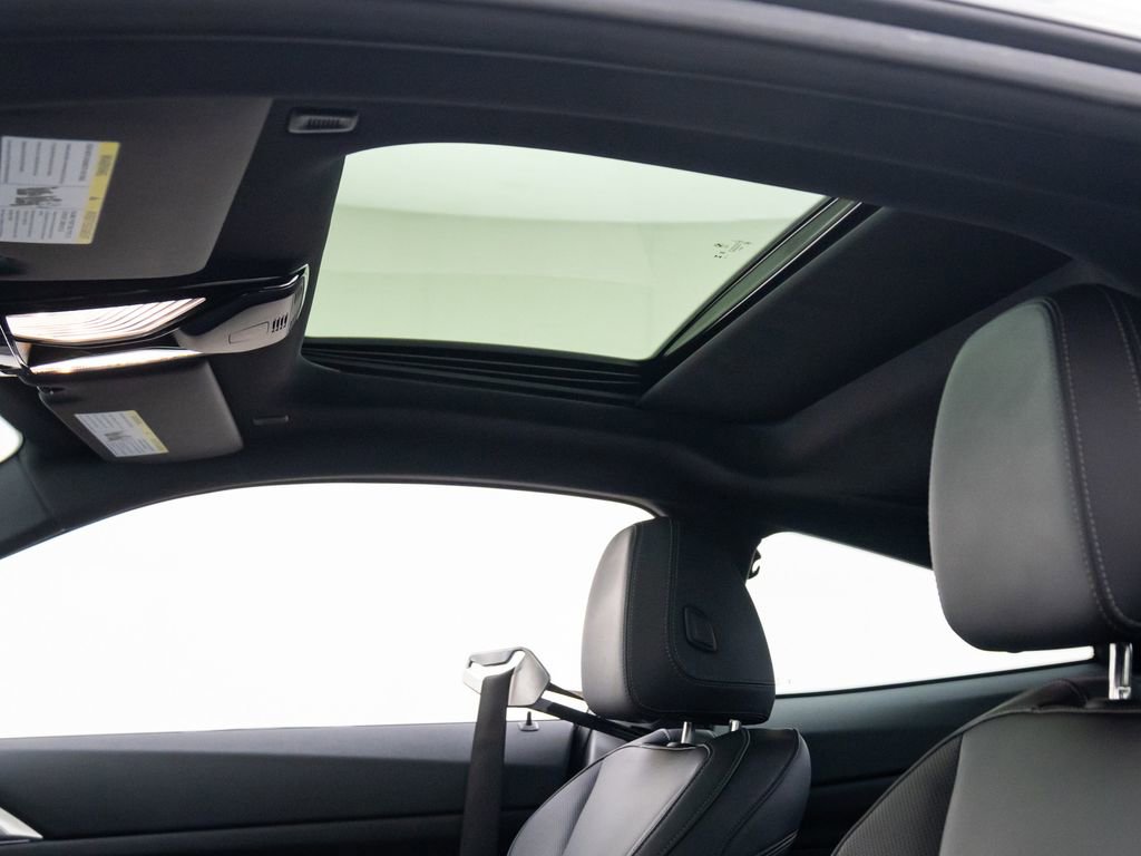 Used 2025 BMW 440i xDrive Coupe w/ Premium Package image 18