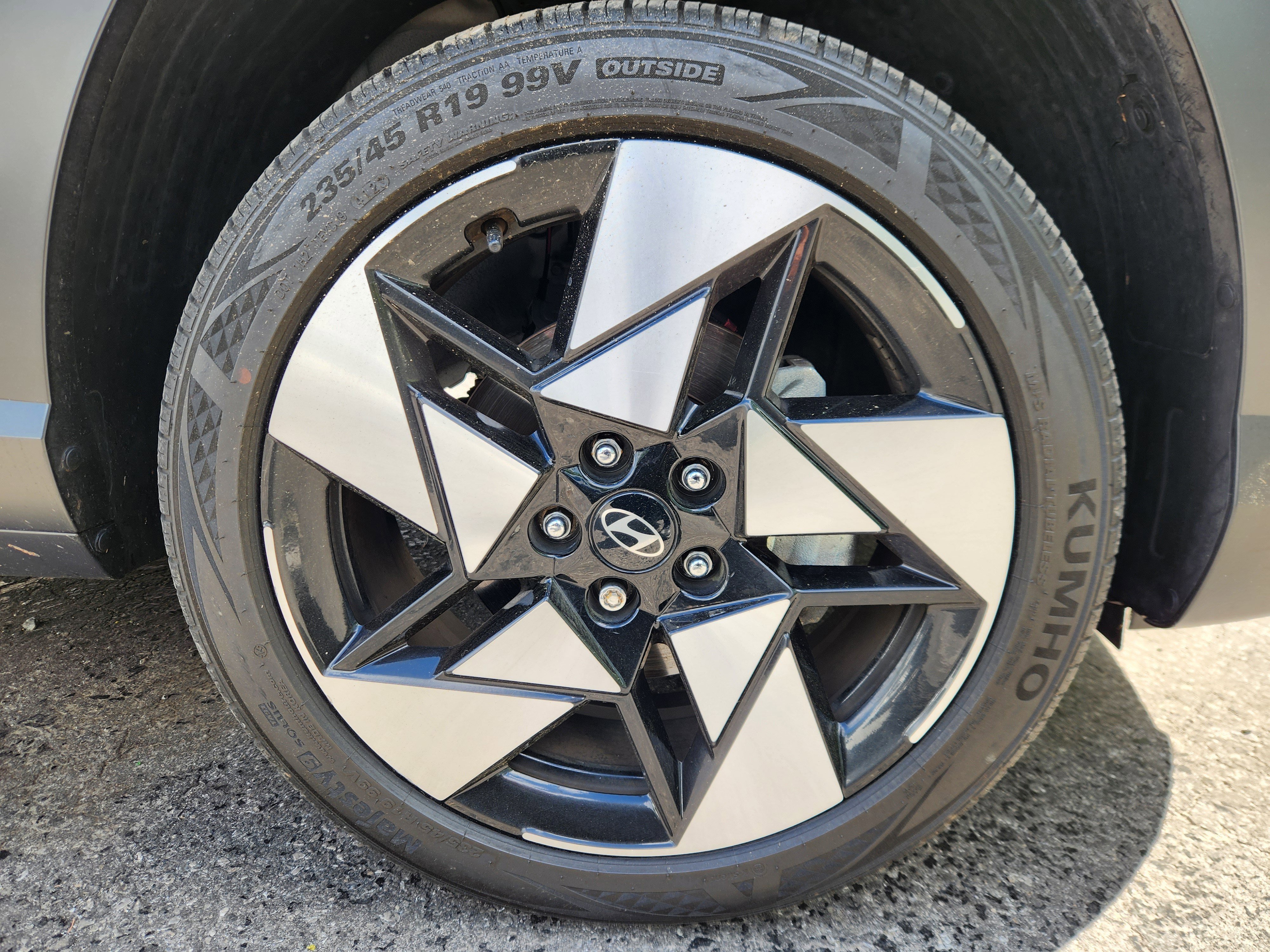 Certified 2024 Hyundai Kona Limited AWD/4WD image 21