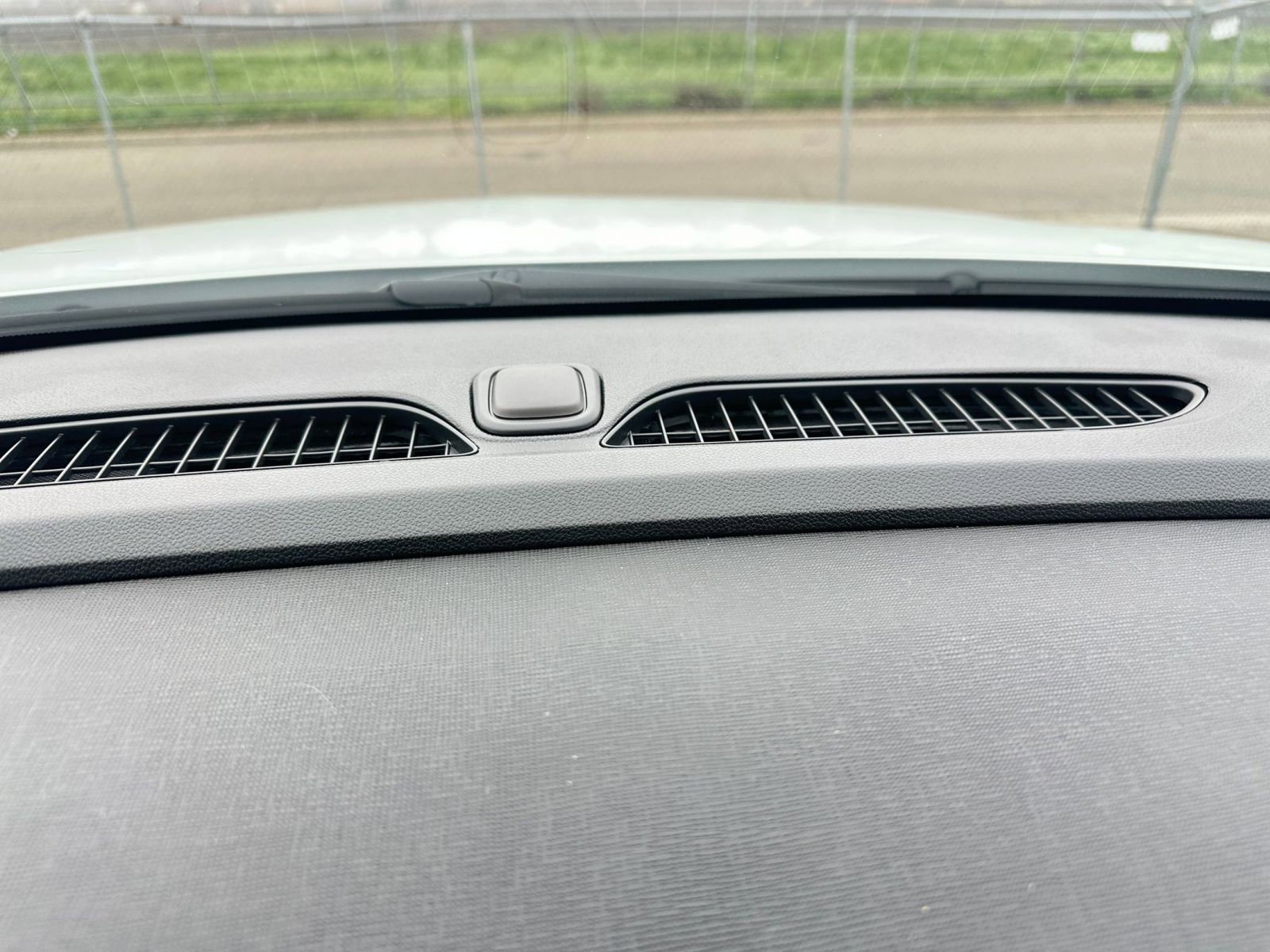 Used 2025 Buick Envista Sport Touring image 18