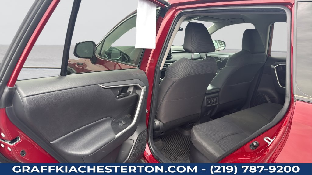 Used 2021 Toyota RAV4 LE AWD/4WD image 36