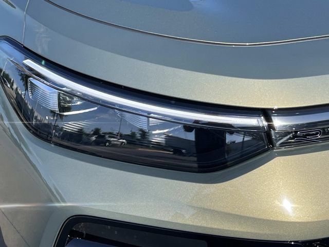 New 2026 Volkswagen Tiguan SE R-Line FWD image 8