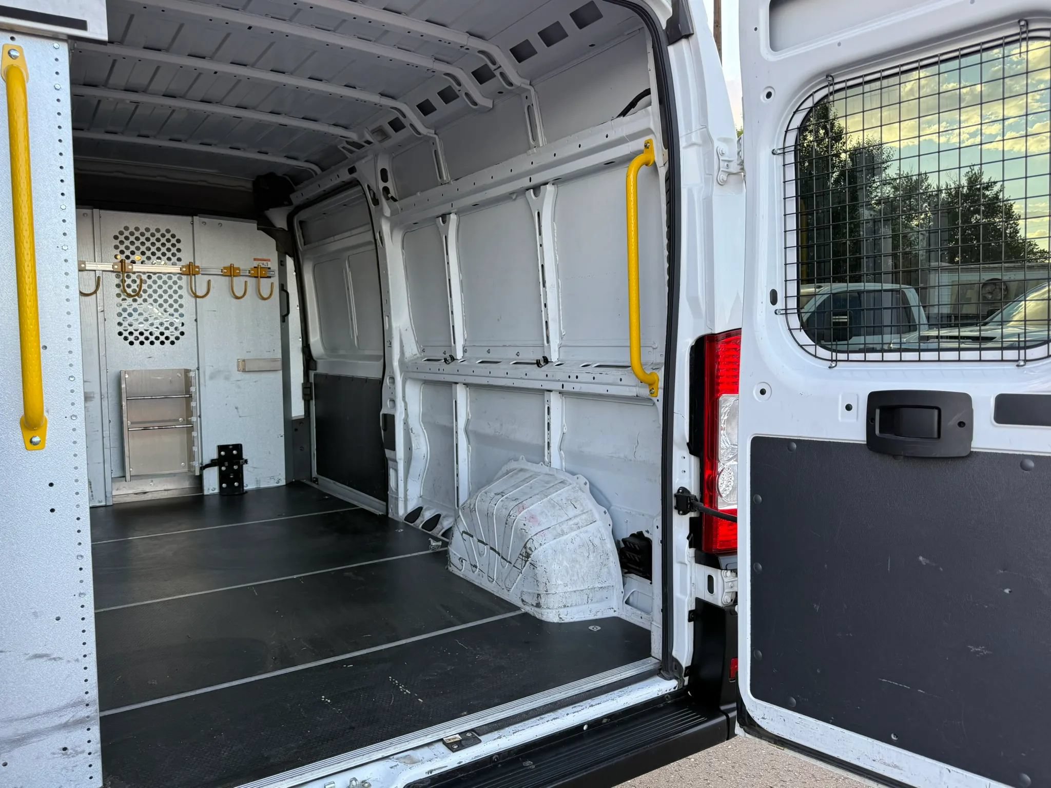 Used 2020 RAM ProMaster 2500 FWD image 23